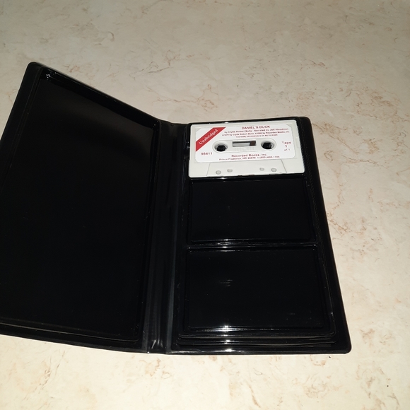 DANIELS DUCK Unabridged Recorded Book Audiocassette - Picture 11 of 11